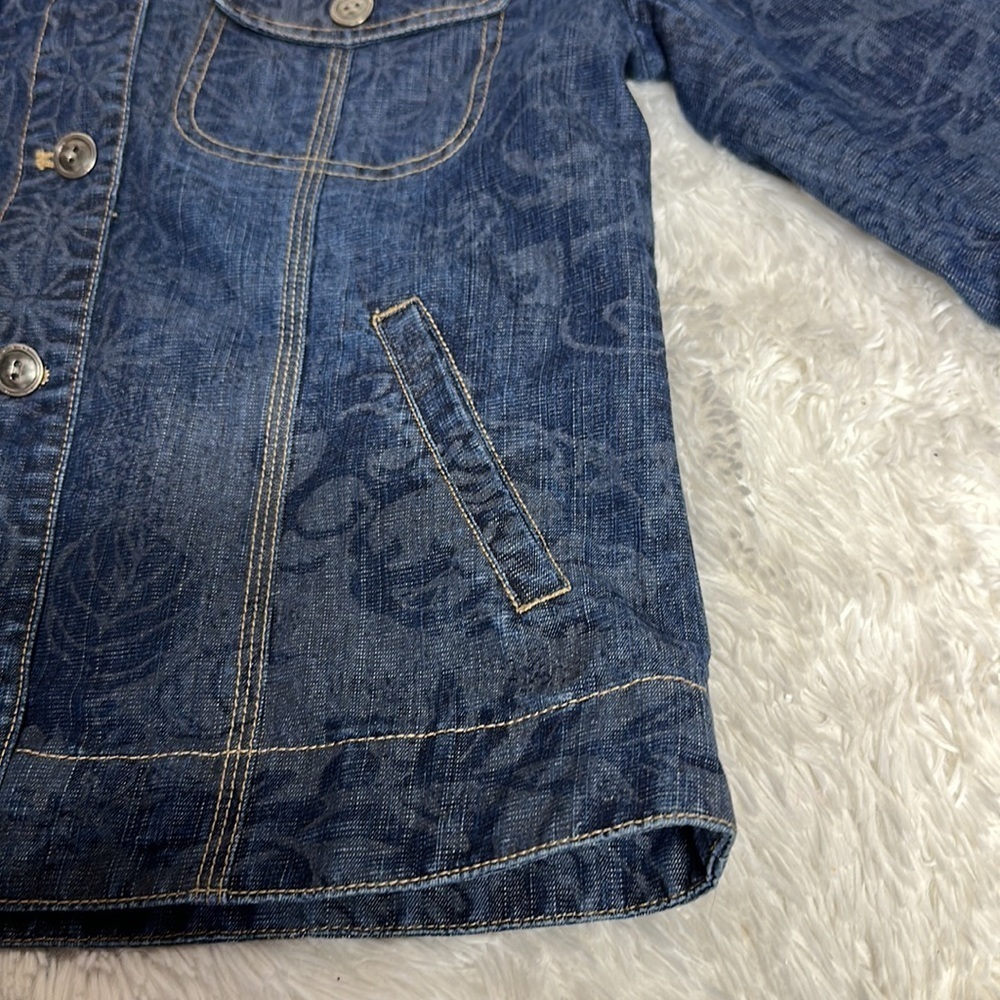 Chico’s Jean Jacket Women’s Size 0 Has Floral Design - Picture 4 of 10